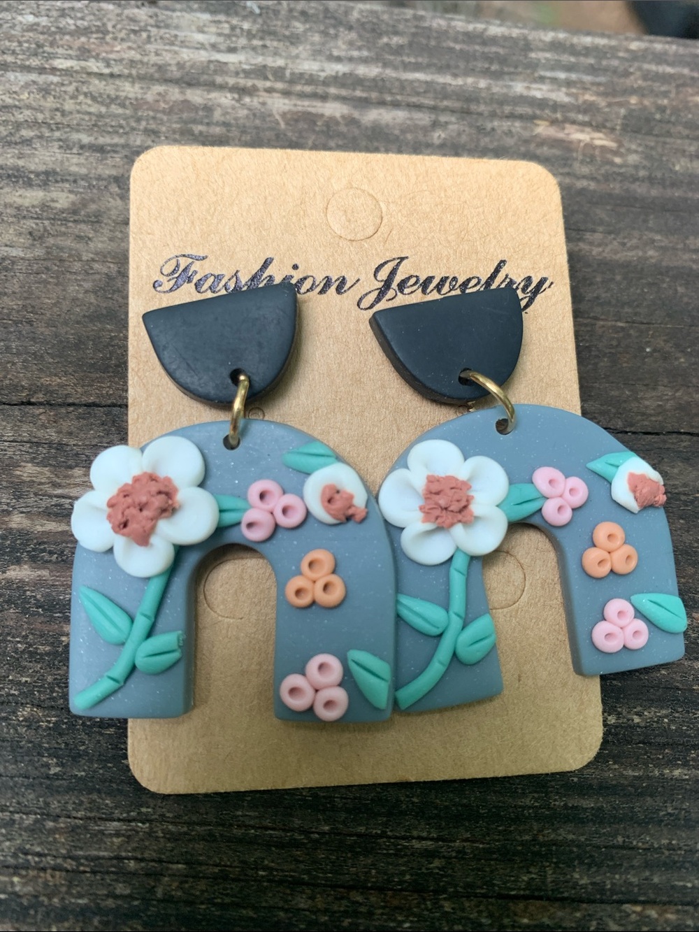 NWT- Fashion Jewelry Gray Arch Floral Polymer Clay Dangle Earrings